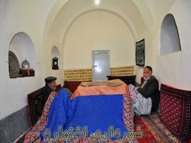 نمایی از نمایشگاه اسناد و آثار قدیمی اشتهارد 